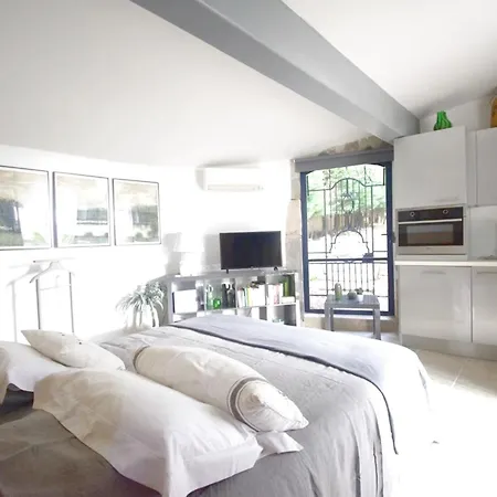 Apartment Glorious House Summer